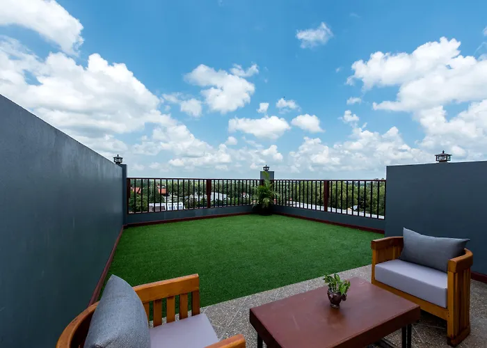 Hotel Pacific Premier &
