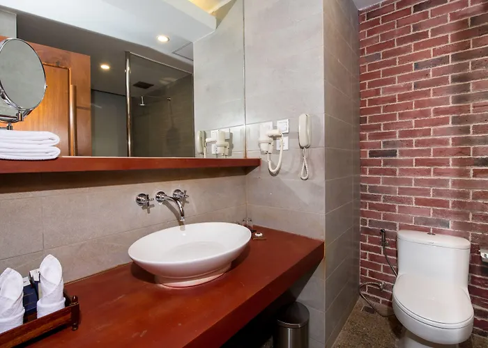 Hotel Pacific Premier &